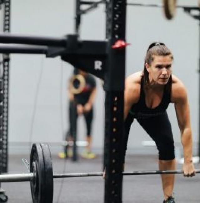 female barbell lifter